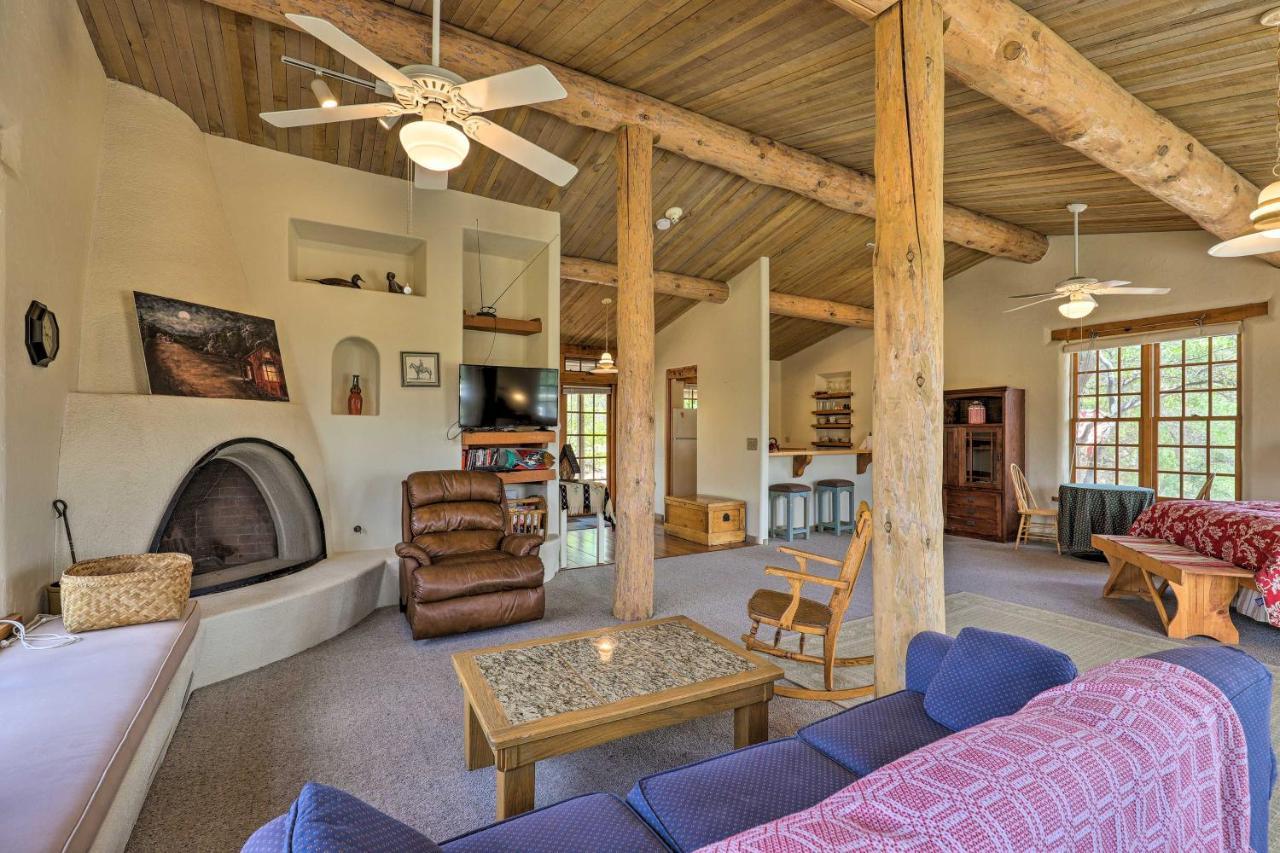 Bright Prescott Studio With Thumb Butte Views! Bagian luar foto
