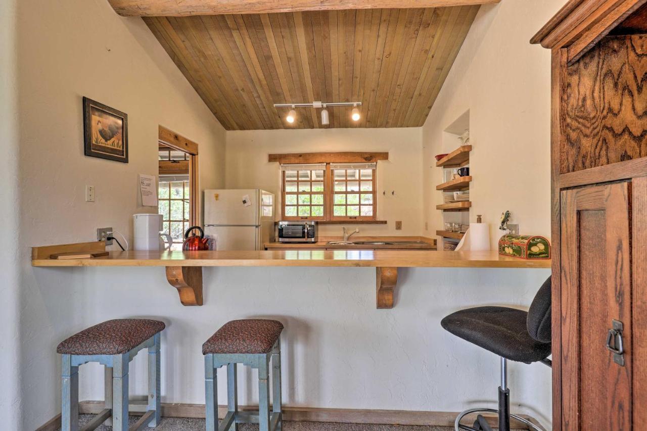 Bright Prescott Studio With Thumb Butte Views! Bagian luar foto